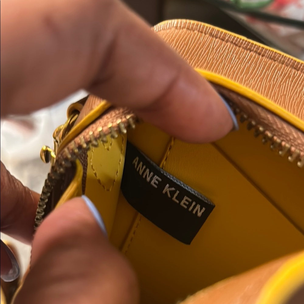 Brown and Yellow Women's Bag - Picture 2 of 5